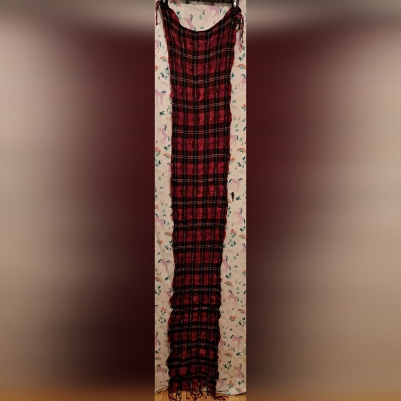 Topaz Black & Red Plaid Viscose Ruched Casual Preppy Scarf Wrap w/ Fringe - Picture 5 of 8